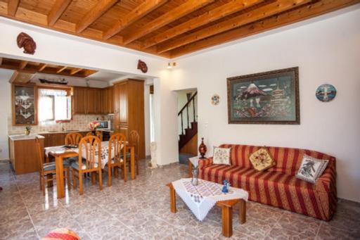 Willa Fernanda'S Traditional 2 Floor House Poros  Zewnętrze zdjęcie